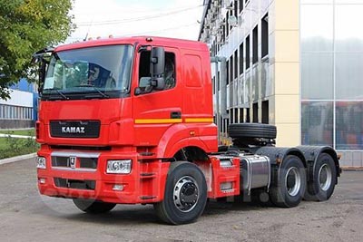 выпуск тягача с кабиной Daimler